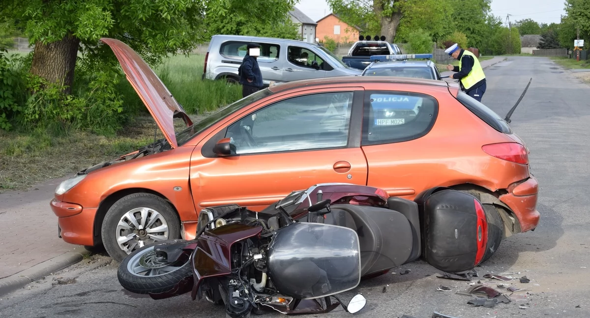 Podczas zawracania uderzył w motocyklistę. Mężczyzna trafił do szpitala