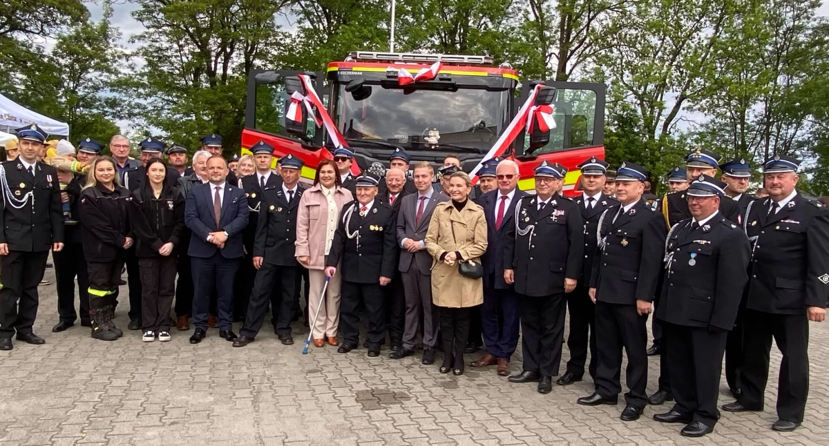 OSP Ostrówek z nowym wozem bojowym: Scania XT P450 już w służbie