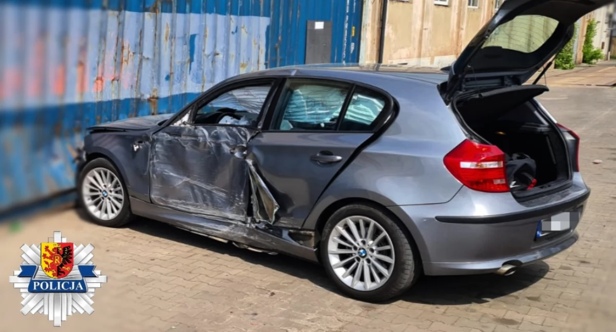 18-latek rozbił swoje bmw na metalowym kontenerze - prawo jazdy miał od niedawna