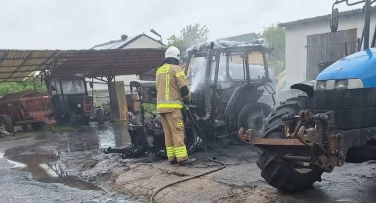 Pożar ciągnika rolniczego w Kiełczygłowie