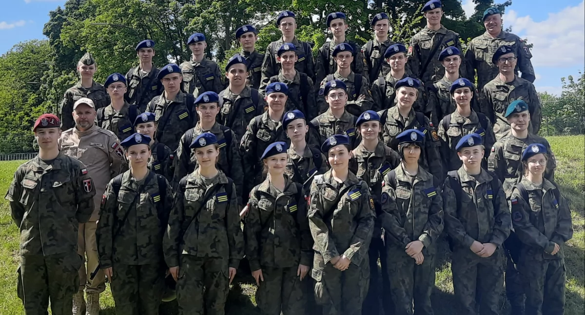 Grupy dywersyjne pod Wieluniem: Uczniowie II LO w Wieluniu w symulacji wojennej