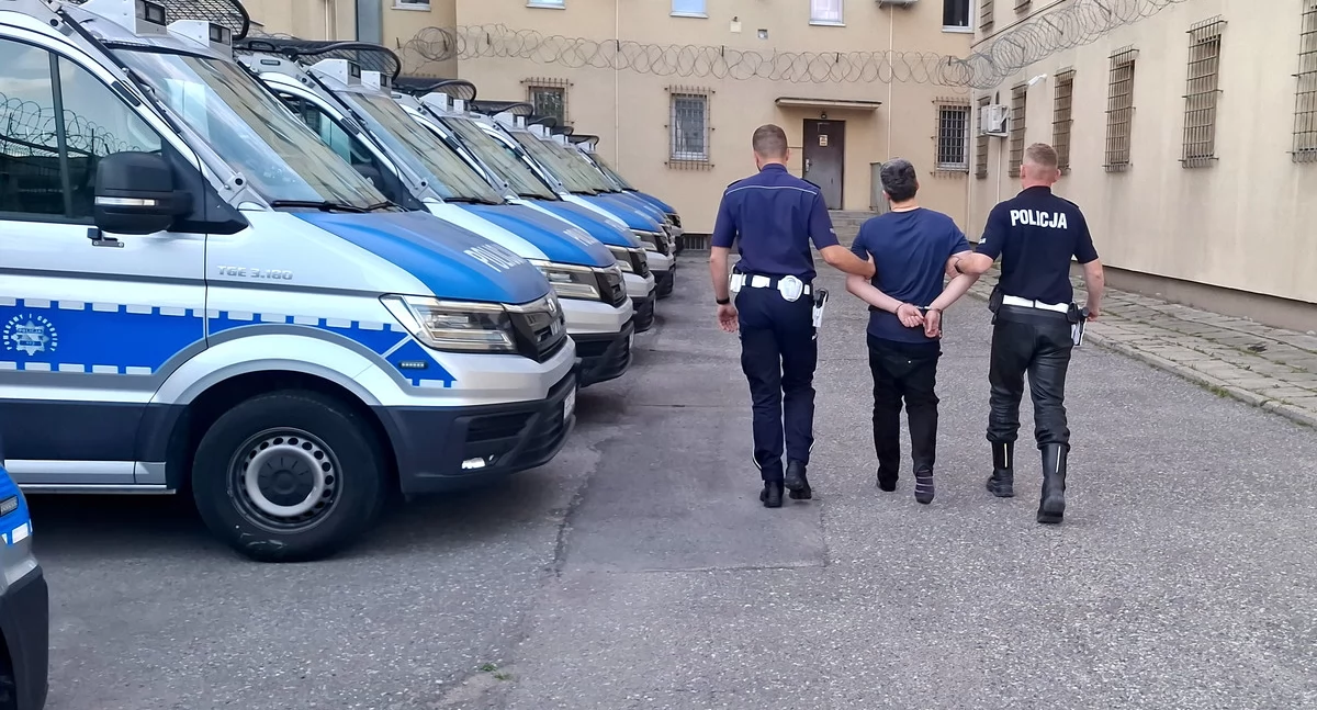 Jechał pod prąd na A1, a potem pozostawił auto i szedł pieszo po autostradzie - 40-latek był pod wpływem narkotyków?