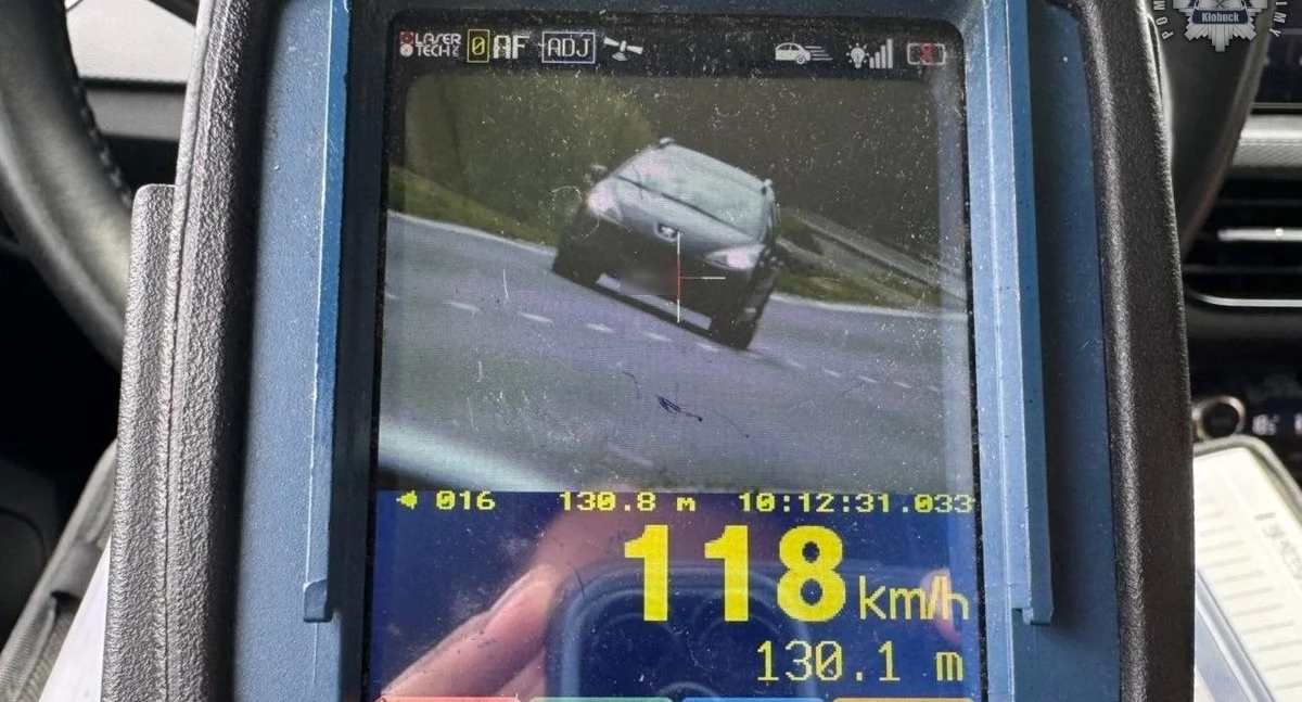 Pędził 118 km/h w terenie zabudowanym. Stracił prawo jazdy!