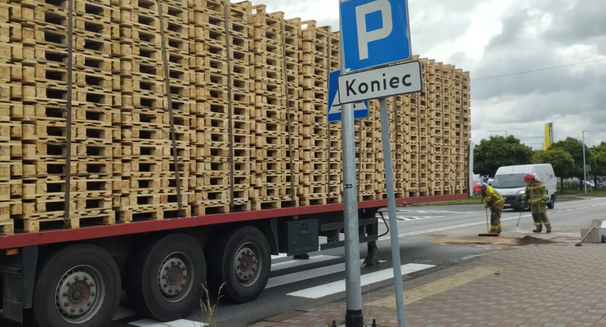 Kolizja dwóch ciężarówek w Kłobucku