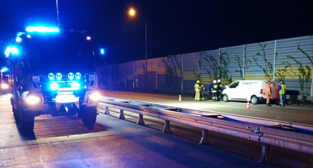 Nocna kolizja dwóch samochodów dostawczych w miejscowości Chojny