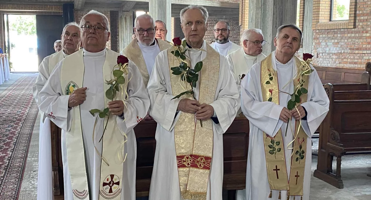 41. rocznica święceń kapłańskich ks. Czesława Janczyka – uroczysta msza święta w kościele w Działoszynie