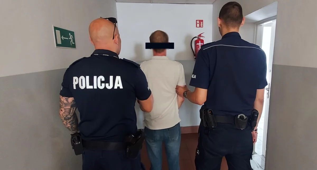 Napadł na kobietę w centrum miasta - zebrał jej telefon i ją odepchnął 