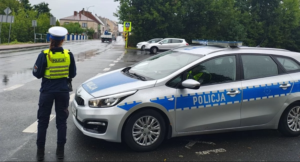 Policyjna akcja na drogach powiatu - skontrolowano ponad 100 kierowców
