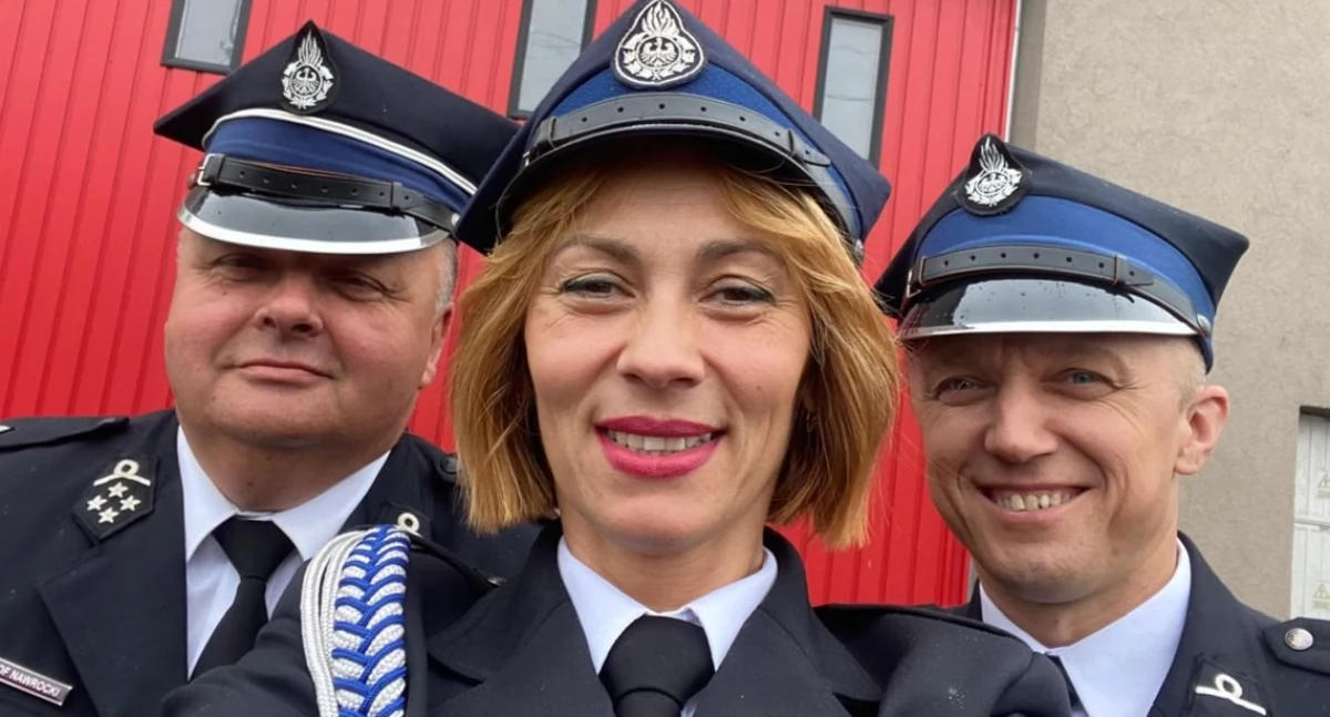 Strażacka para z podciętymi skrzydłami