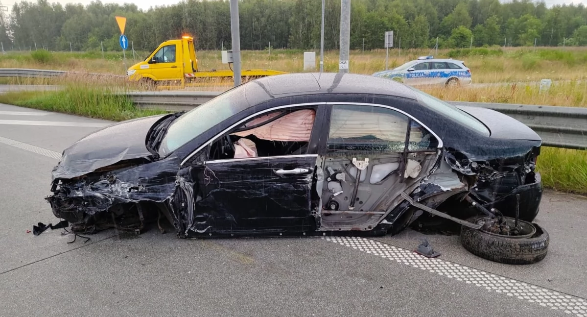 Obywatel Ukrainy stracił panowanie nad pojazdem i wjechał w bariery na A1: Odmówił badania alkomatem
