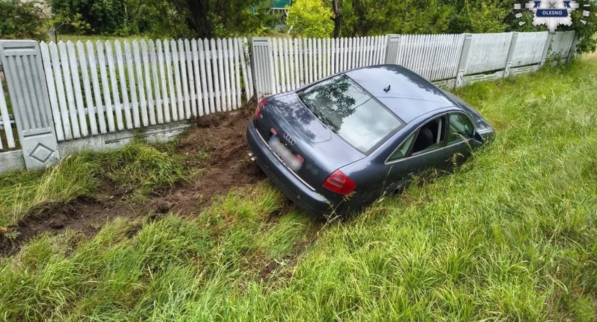 Wjechał audi w ogrodzenie - był kompletnie pijany...