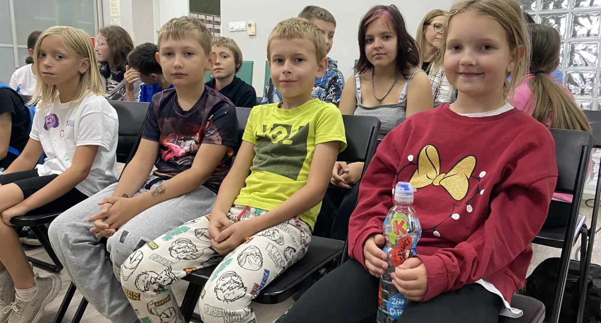 Bezpieczne Wakacje i Zdrowy Styl Życia: Edukacyjne spotkanie w wieluńskiej bibliotece