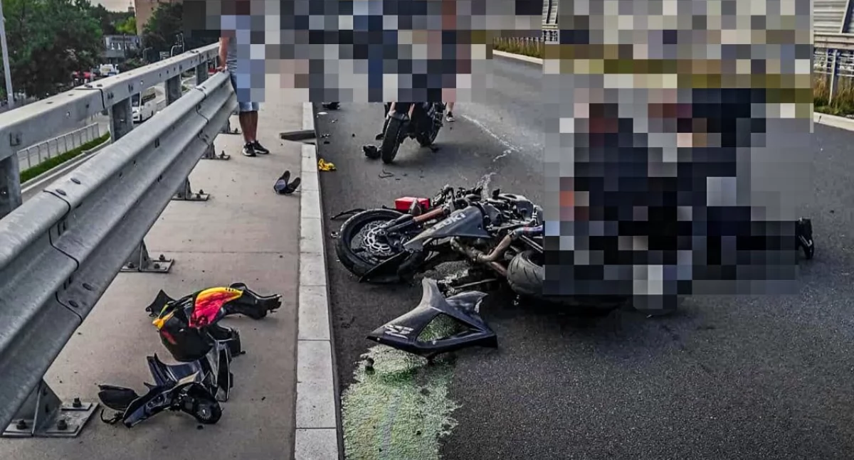 Niebezpieczne zdarzenie na estakadzie w Częstochowie: Motocyklista w szpitalu 