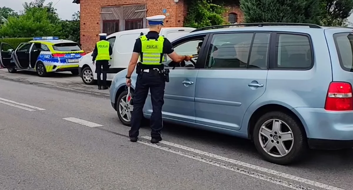 Policyjna akcja w powiecie wieruszowskim - skontrolowano ponad 340 pojazdów