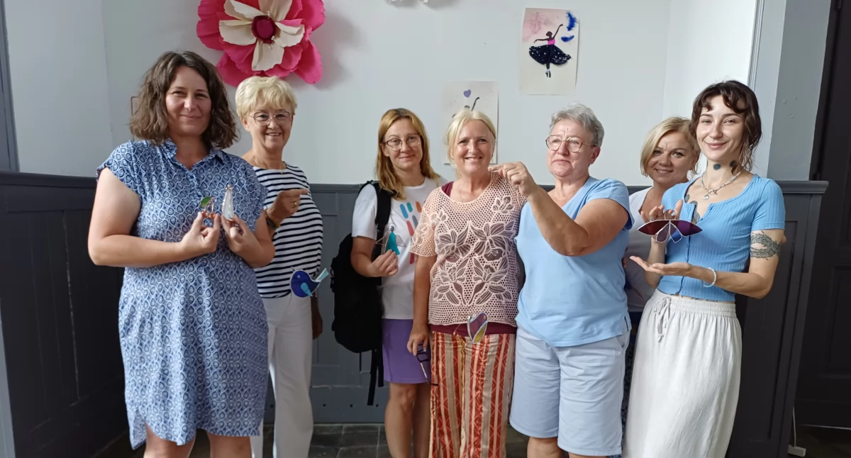 Warsztaty z witrażu metodą Tiffaniego prowadzone na Dworcu Kulturalnym  Wieluń – Dąbrowa