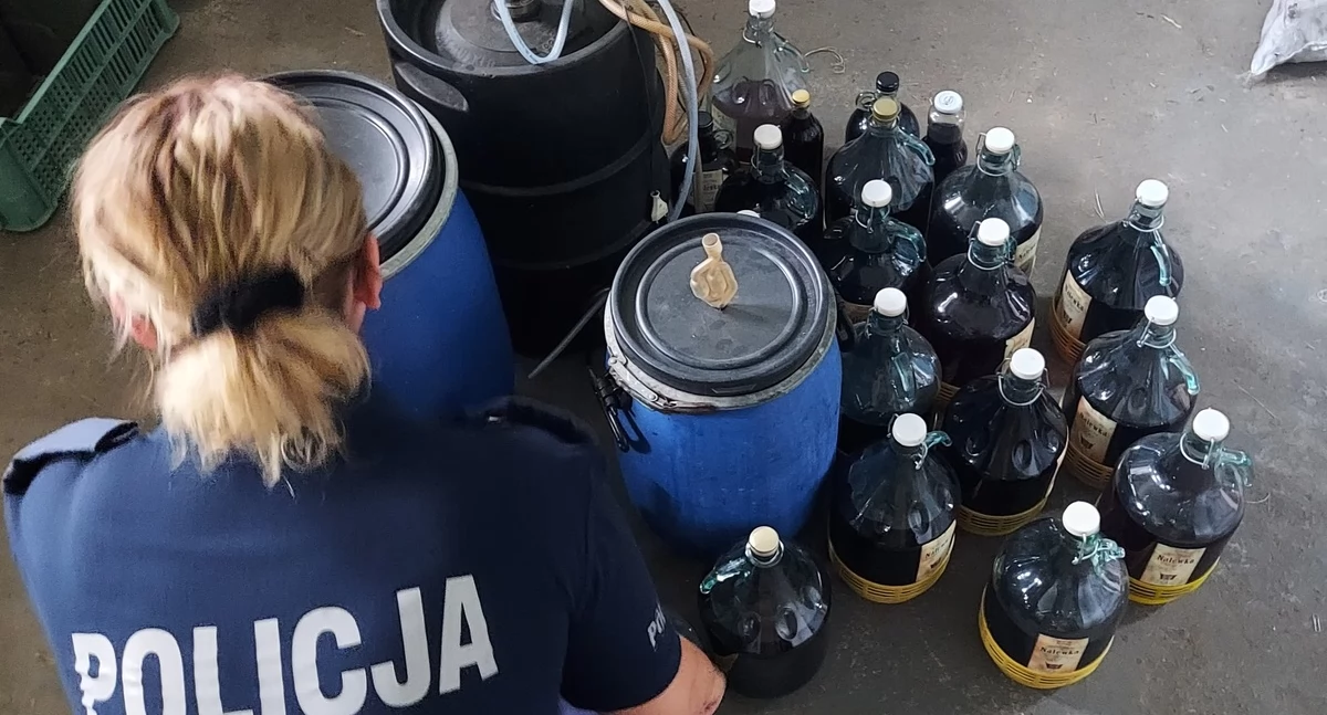 Produkował alkohol na swojej posesji - tłumaczył, że na własny użytek