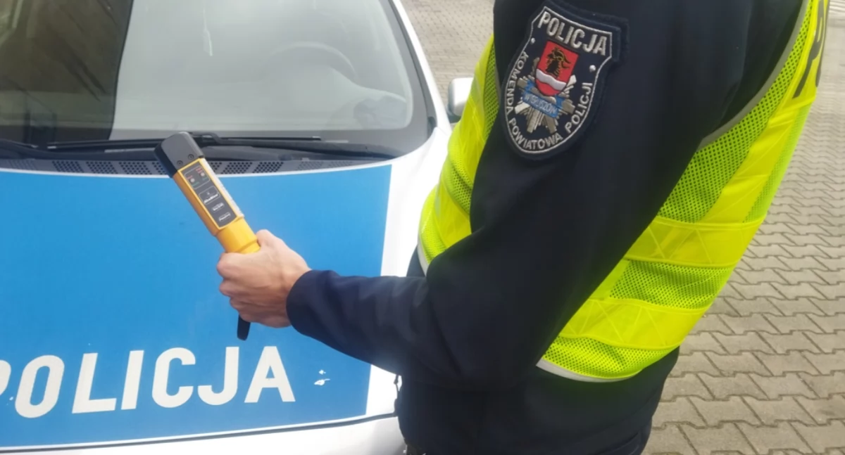 Pijany motorowerzysta - jego styl jazdy wzbudził zainteresowanie policjantów