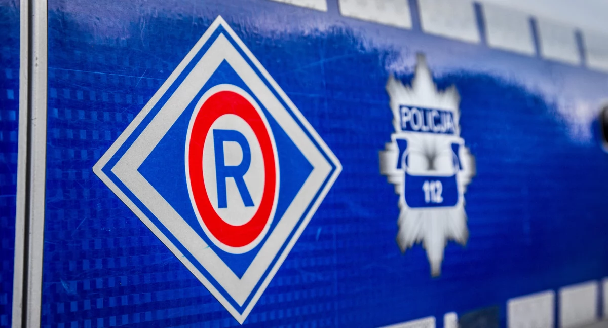 Pijana seniorka wjechała do rowu. Jechała na zakupy z równie nietrzeźwym synem