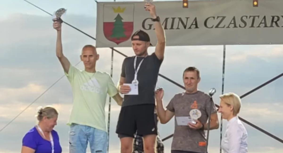 Artur Jasiński zwycięża w M50 i staje na podium Open podczas X Czastarskiej Piątki