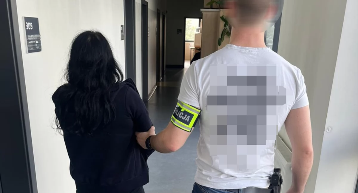 Ukradła pieniądze z kasy i poszarpała ekspedientkę - 29-latka wpadła już w ręce policji 