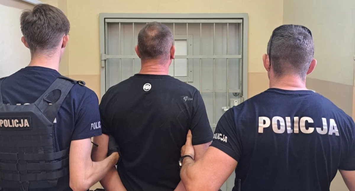Jechał tirem pijany i z zakazem. Zatrzymany do kontroli - udawał atak serca