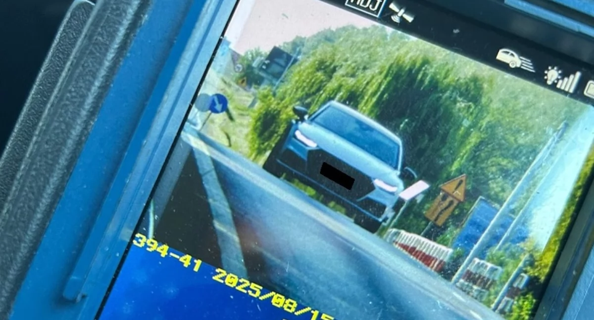 Jechał 124 km/h w terenie zabudowanym. Wysoki mandat dla 22-latka!