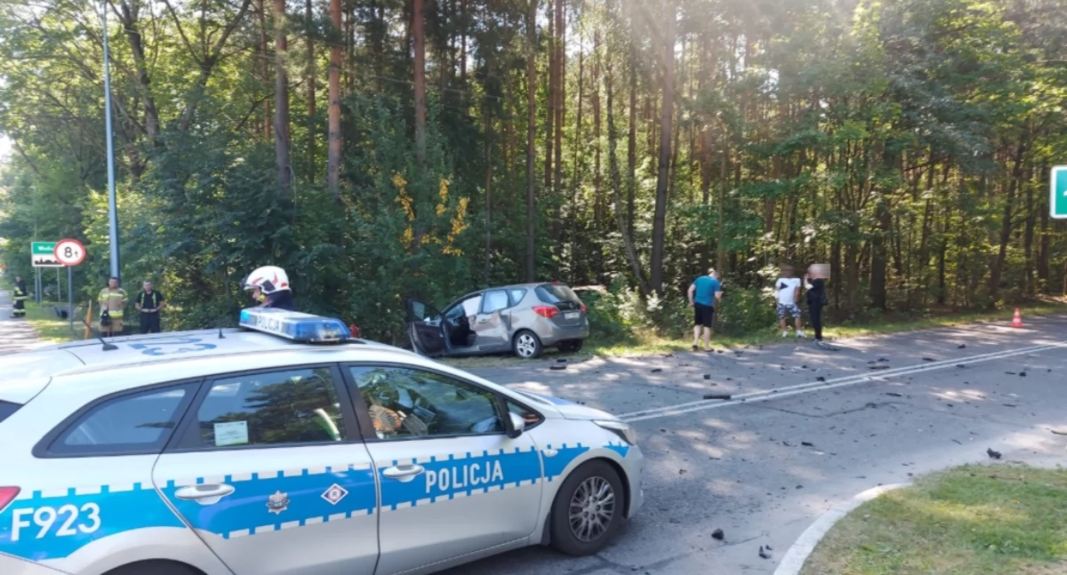 Niebezpieczny wypadek pod Kleszczowem! Cztery osoby w szpitalu
