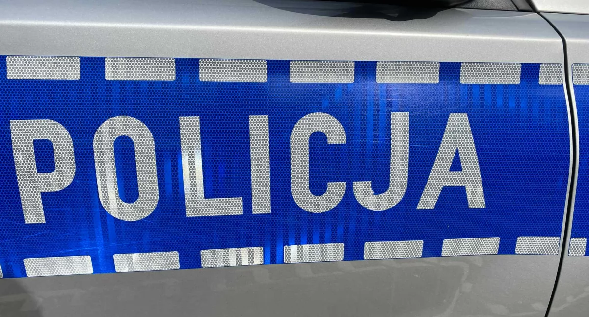 Kolizja trzech aut na skrzyżowaniu w Wieluniu: Sprawca ukarany mandatem