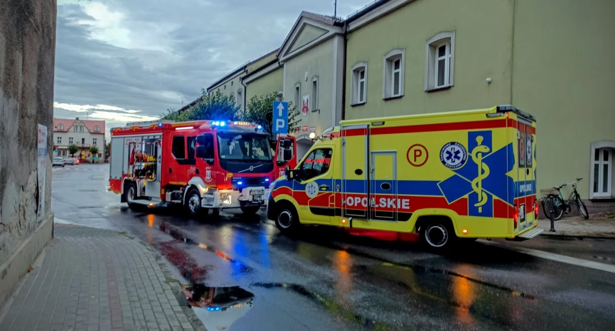 Druhowie z OSP w Praszce uratowali życie dzięki szybkiej reakcji i użyciu AED