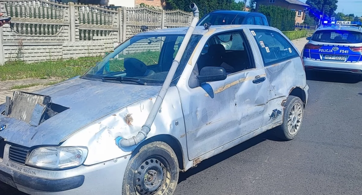 Auto bez koła i z wyciekiem płynów - 18-latek takim pojazdem jechał po drodze 