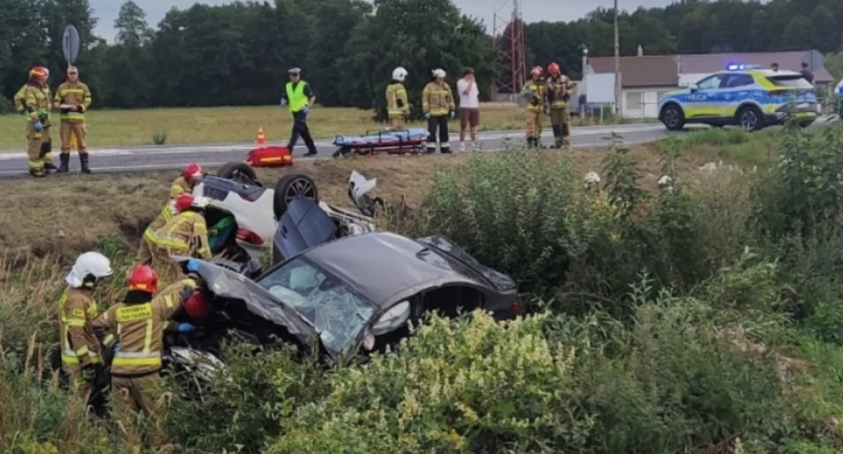 Zderzenie dwóch bmw - pięć osób trafiło do szpitala!