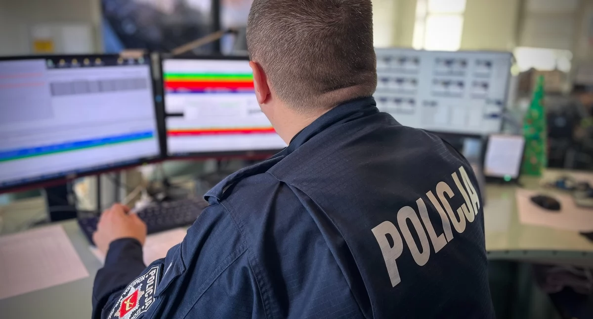 85-latka wyrzuciła pieniądze i kosztowności przez okno - policjanci zatrzymali oszustkę na gorącym uczynku 