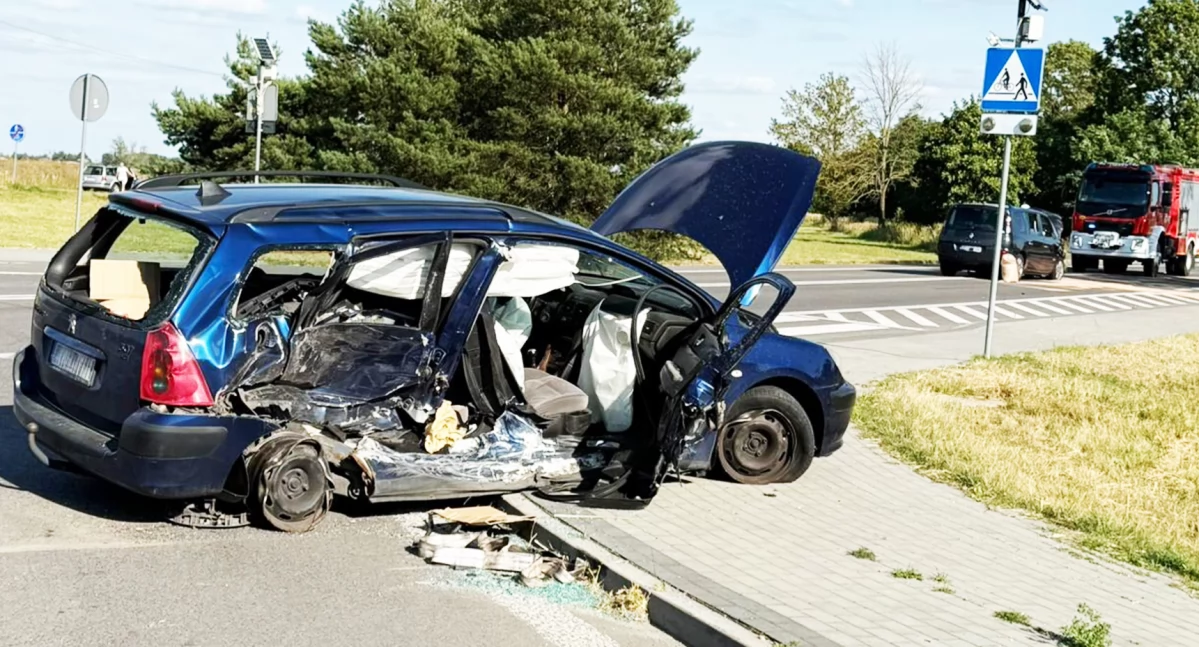 Wypadek w gminie Rząśnia między miejscowościami Zielęcin i Stróża