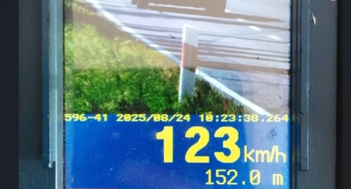 Kolumbijczyk pędził 123 km/h. Mieszkaniec powiatu pajęczańskiego stracił prawo jazdy