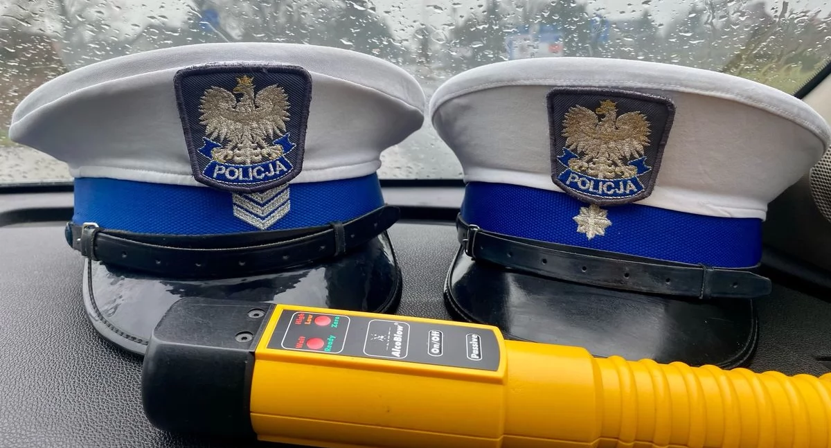 Pił alkohol... w czasie jazdy - nieodpowiedzialny kierowca wkrótce odpowie przed sądem