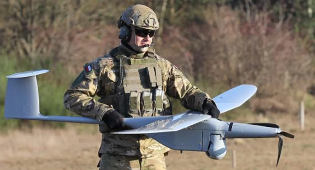 Rosyjski dron spadł w łódzkim. Pole zabezpieczone - na miejsce jadą saperzy