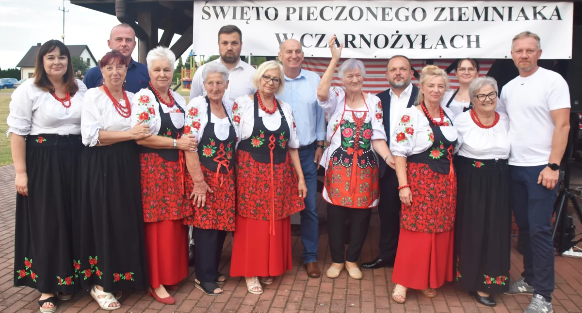 Tańce, hulanki, ognisko i placki z gulaszem, czyli Święto Pieczonego Ziemniaka w Czarnożyłach