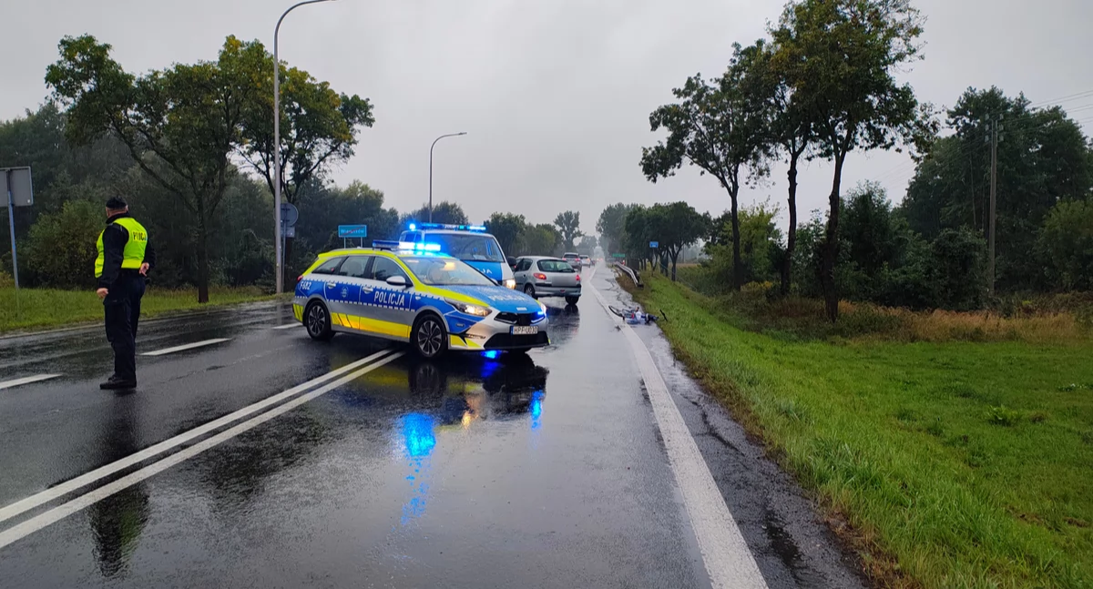 Wypadek w Wieruszowie - 23-letni rowerzysta z obrażeniami ciała trafił do szpitala