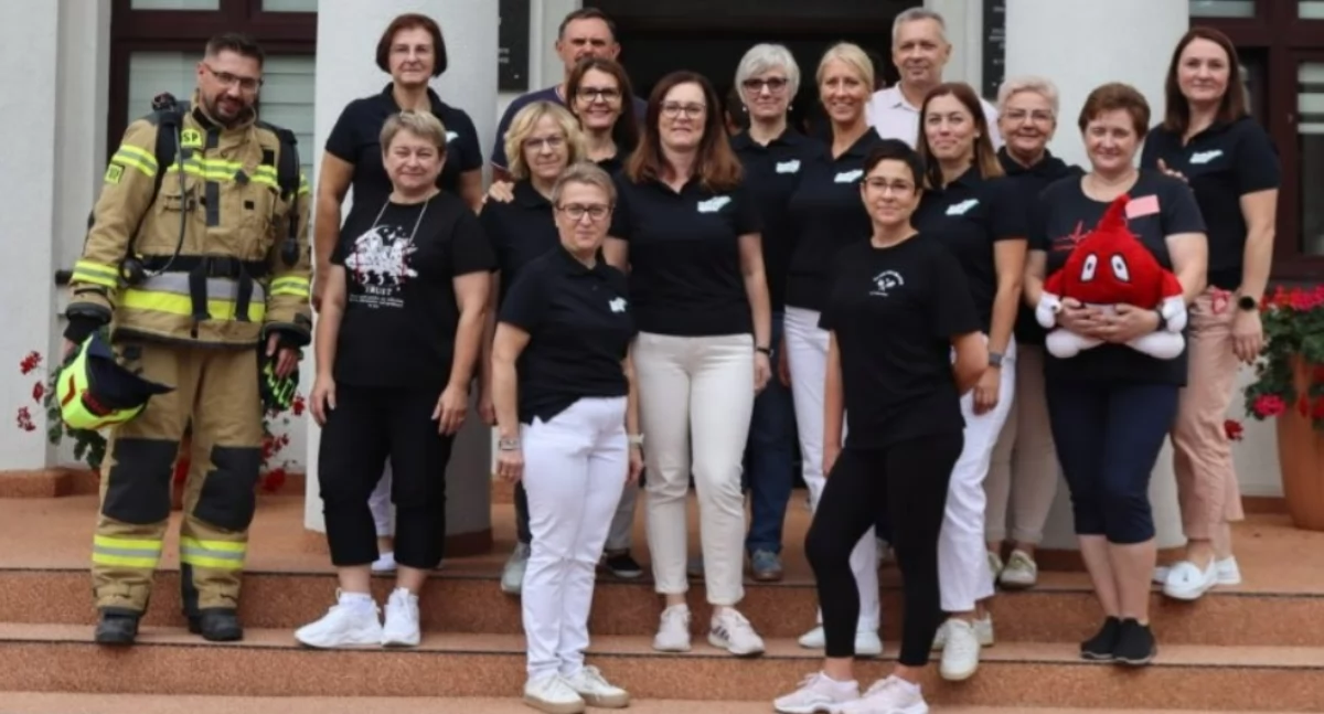Honorowa wspinaczka po schodach w Zespole Szkół Centrum Kształcenia Rolniczego w Lututowie