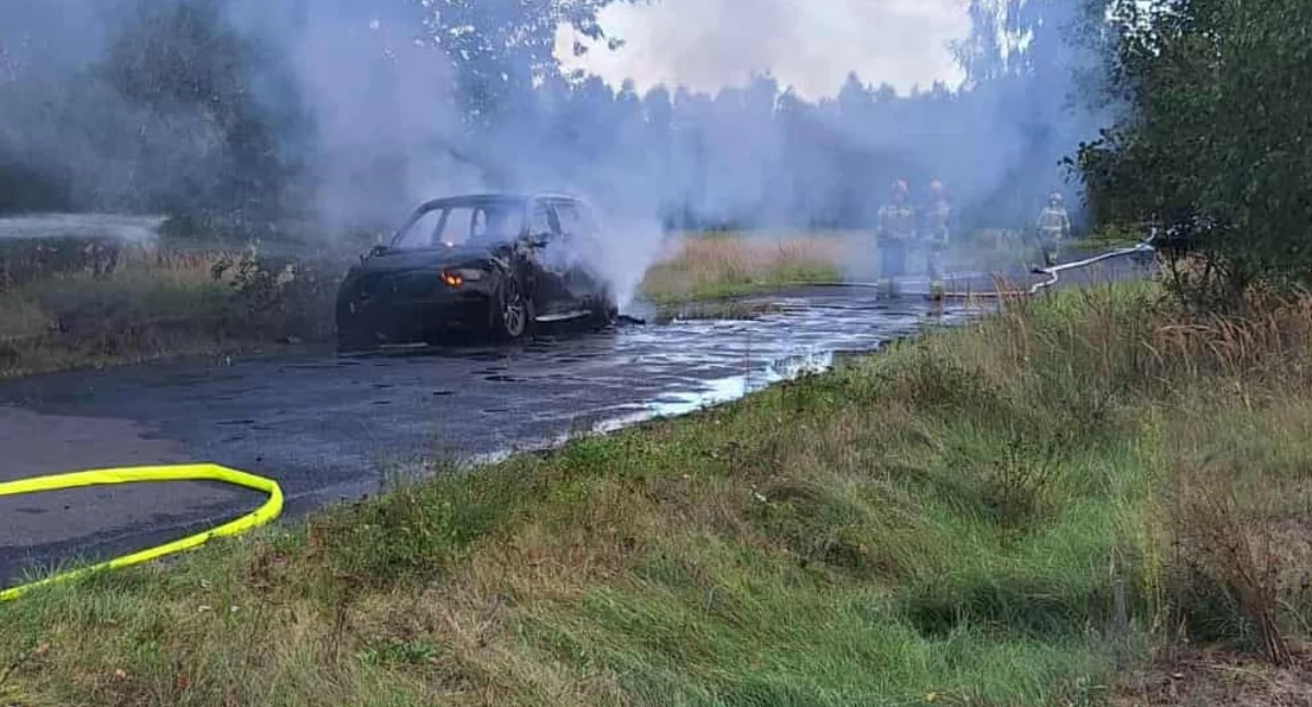 Pożar na drodze - spłonęło hybrydowe bmw!