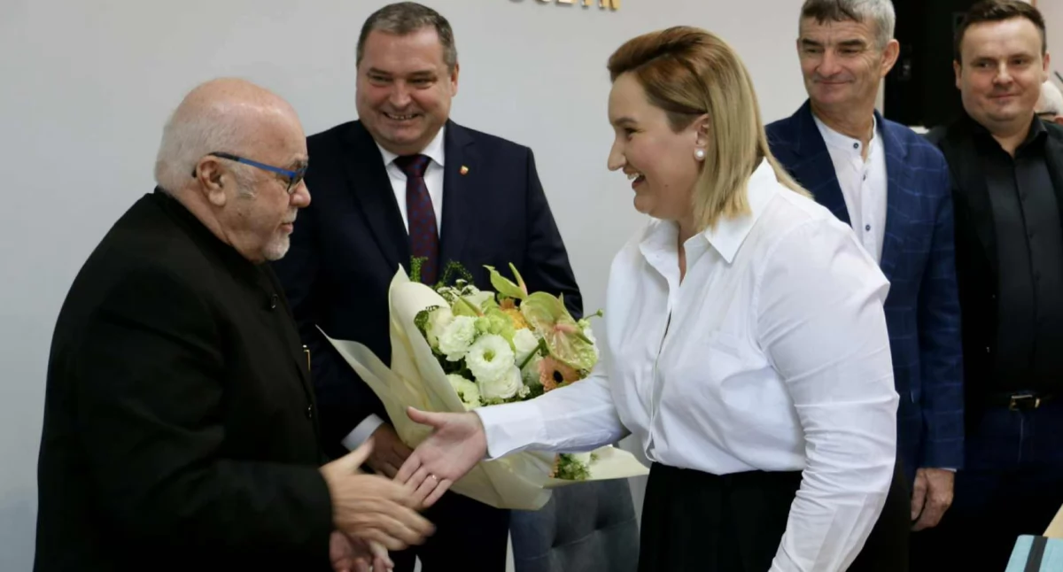 Ksiądz prof. Wojciech Bęben honorowym obywatelem Działoszyna