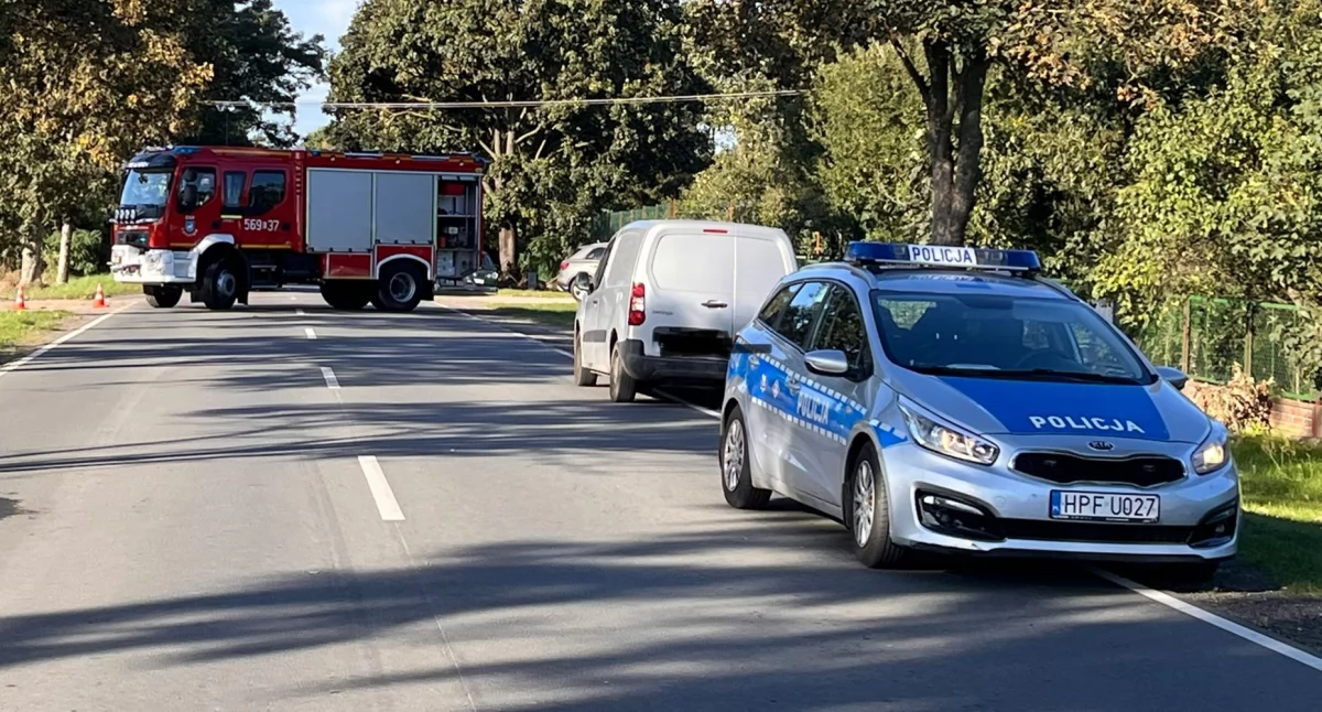 Zderzenie rowerzysty z autem - poszkodowany 60-latek trafił helikopterem do szpitala