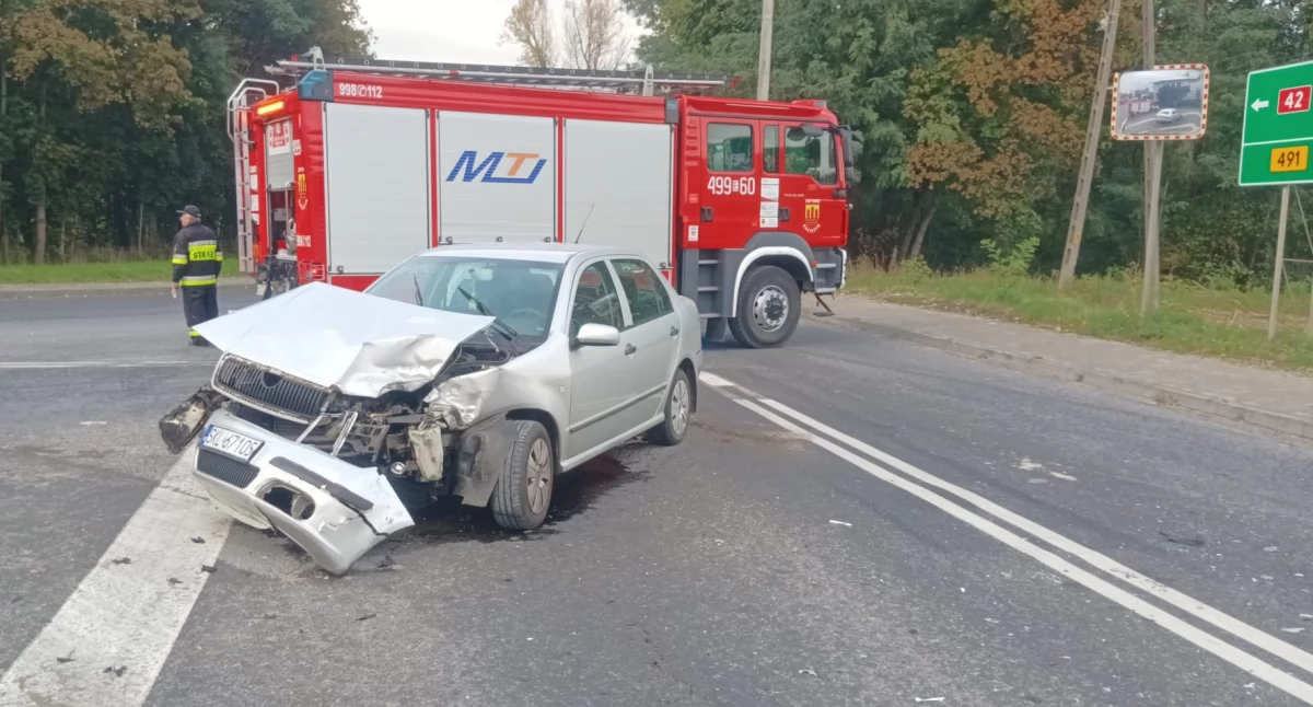 Zderzenie samochodu z autobusem wiozącym dzieci