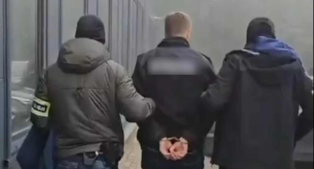Wrzucił grafikę z bronią i tabliczkami wydziałów uczelni - w jego domu znaleziono amunicję i narkotyki 