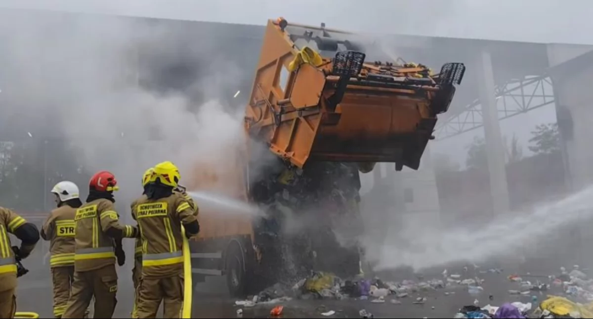 Prawdziwy pożar podczas strażackich manewrów w Rudzie