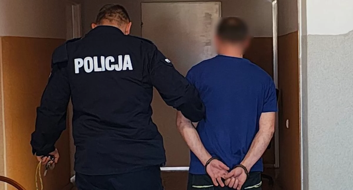 Uciekał przed policją, a swój rajd zakończył na ogrodzeniu - 47-latek był pijany i nie miał prawa jazdy