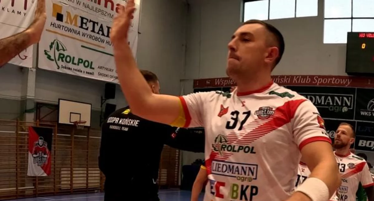 Derby Łódzkiego dla MKS Wieluń! Drugi triumf z rzędu i awans w tabeli