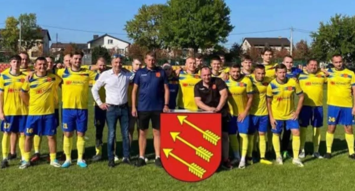 Lider rozbił rywala aż 13:0! GLKS Strzelce Wielkie nie do zatrzymania w B-klasie