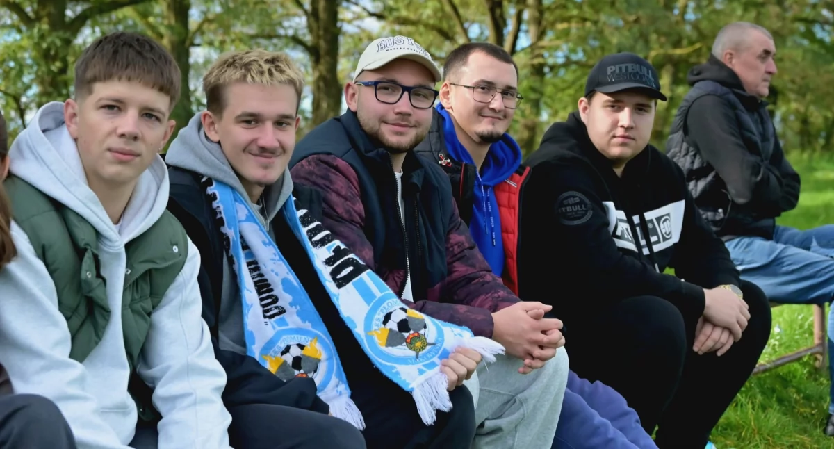Derby gminy Pajęczno o ligowe życie! Płomień Makowiska kontra Zawisza Pajęczno w meczu, który może zdefiniować rundę