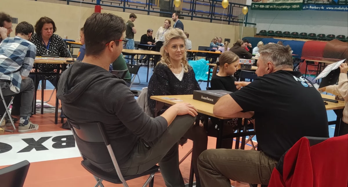 Wieluń zjednoczył siły dla Maksia. Tenis stołowy i planszówki królowały na hali sportowej